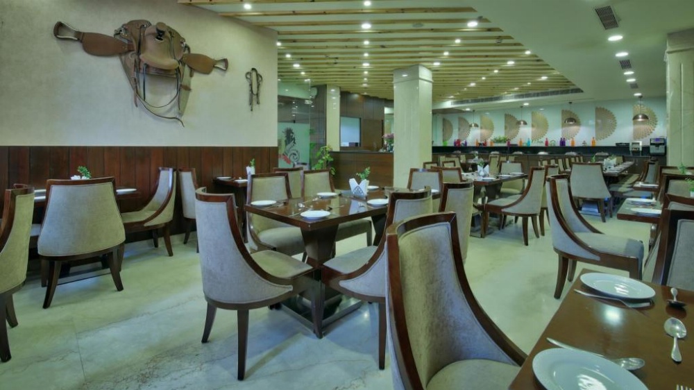 POLO Inn & Suites Main image