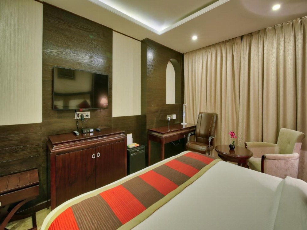 Room image 4
