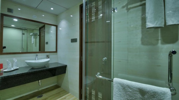 POLO Inn & Suites image 12