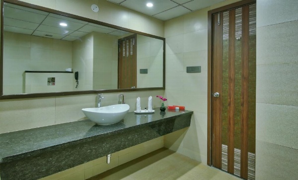 POLO Inn & Suites image 14