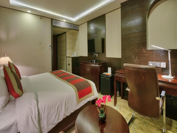 POLO Inn & Suites image 34